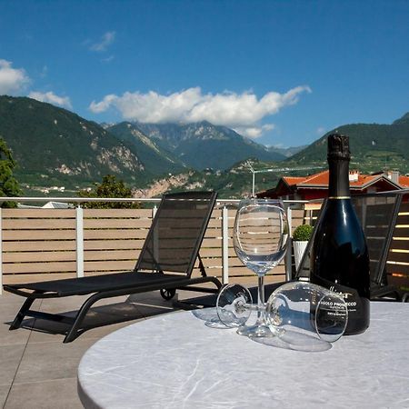Le Terrazze Living Lägenhet Riva del Garda Exteriör bild