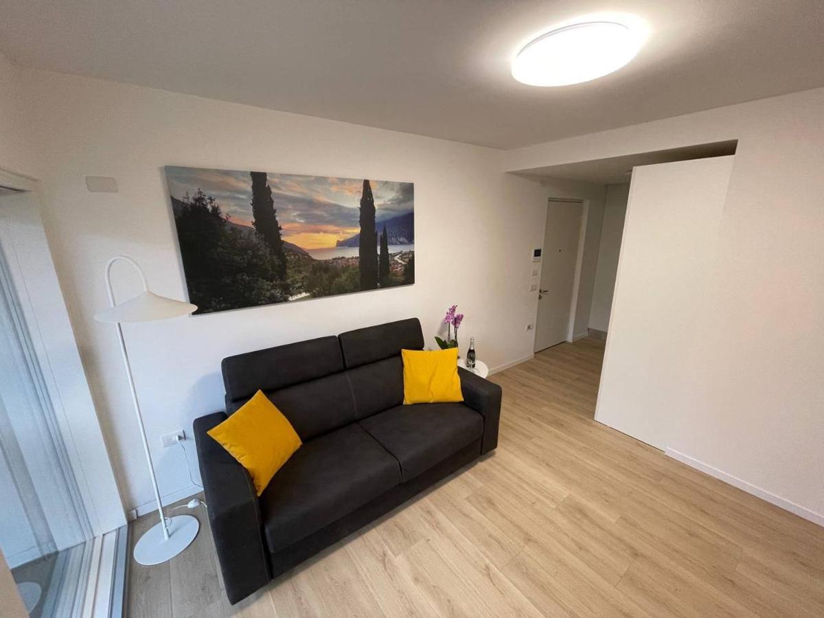 Le Terrazze Living Lägenhet Riva del Garda Exteriör bild