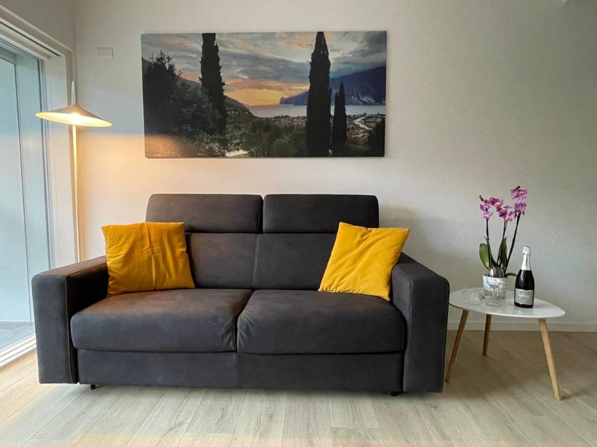 Le Terrazze Living Lägenhet Riva del Garda Exteriör bild