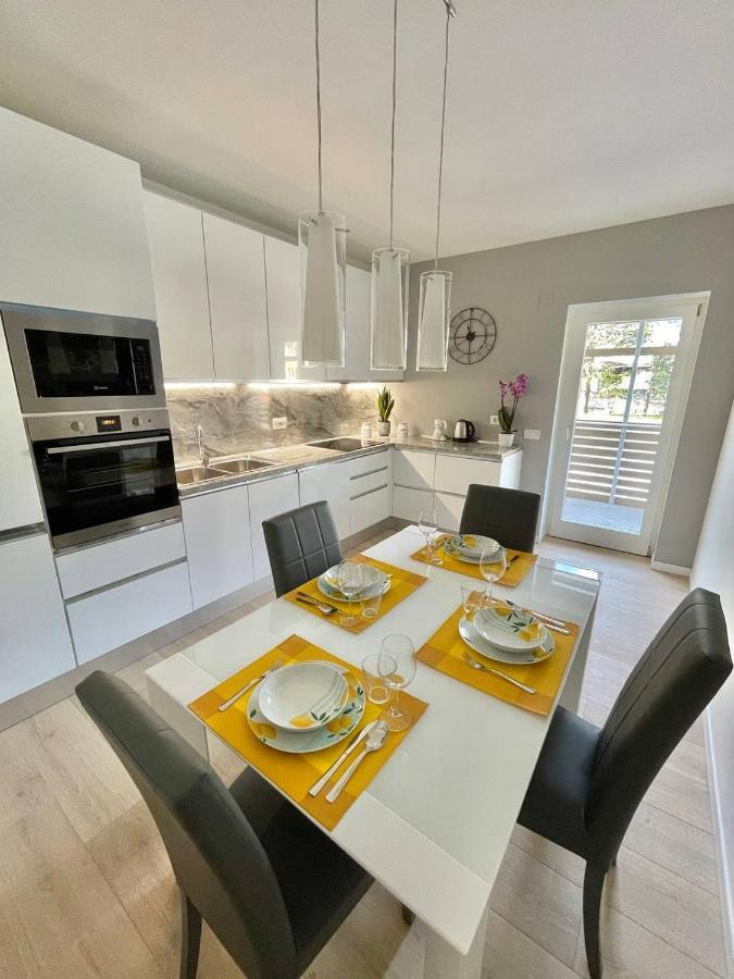 Le Terrazze Living Lägenhet Riva del Garda Exteriör bild